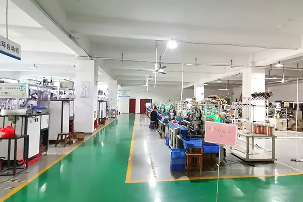 A tecnologia de transformadores de alta frequência passou por avanços significativos, e os núcleos nanomagnéticos amorfos desempenharam um papel crucial no aumento da eficiência energética de novas fontes de energia.